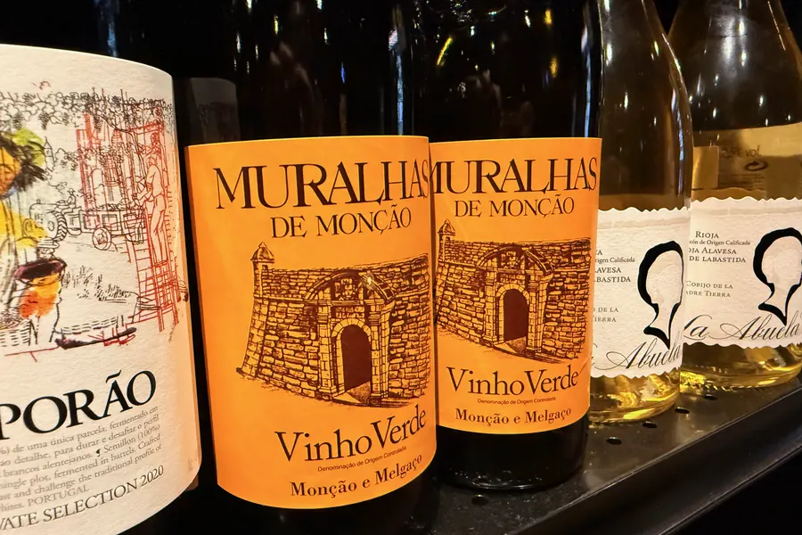 Vinho Verde at La Vid: two bottles of Muralhas de Monção among other whites on the shelf